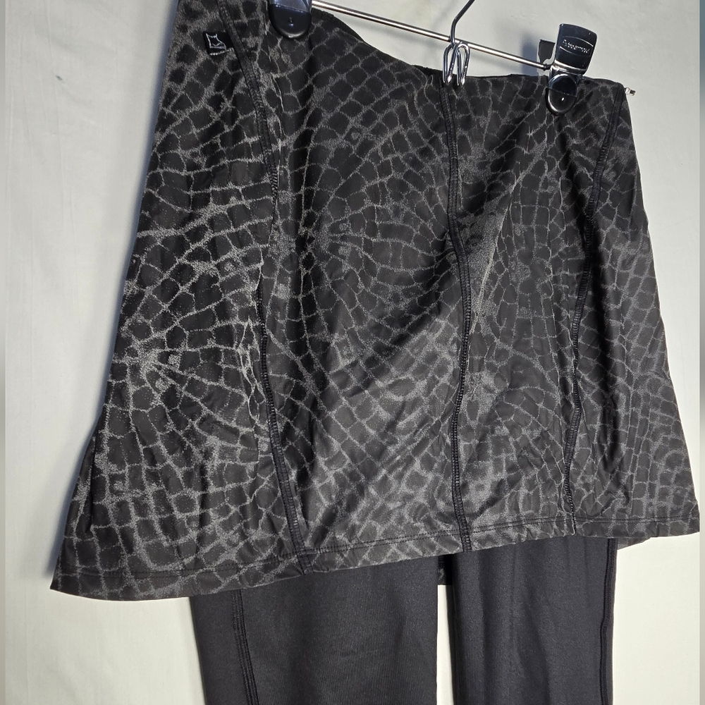 SkirtSports Reflective Safety Capri Skirt Skort Leggings Black Small